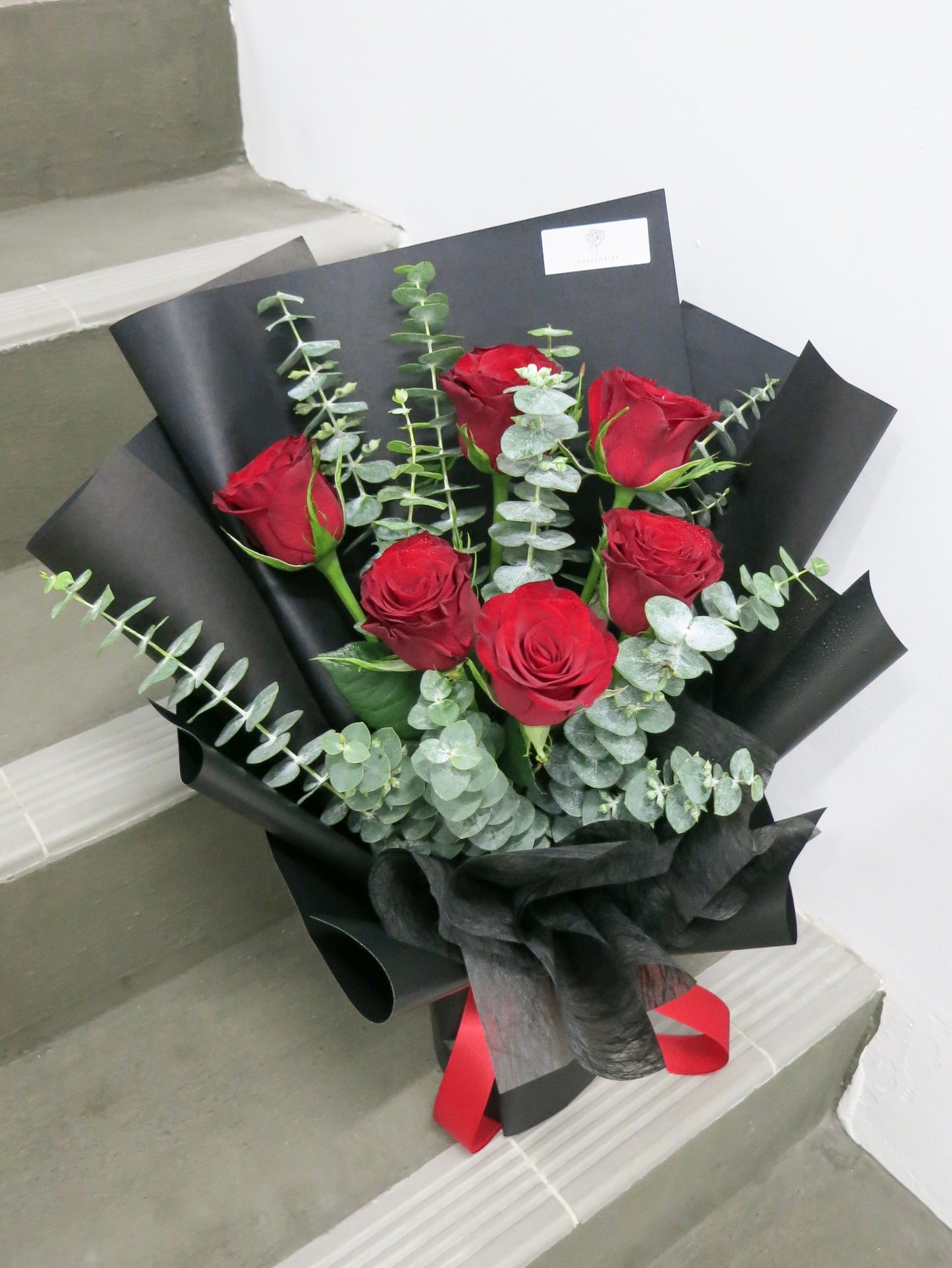 6 Red Roses