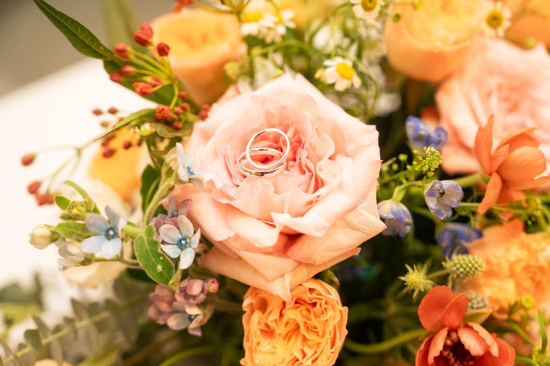 How to pick the perfect wedding florist?
