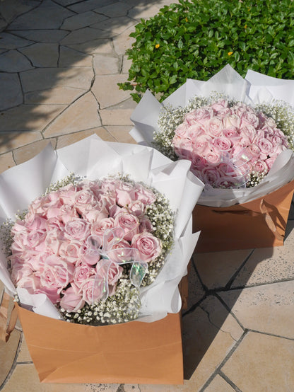 Pearly Pink 52 Roses