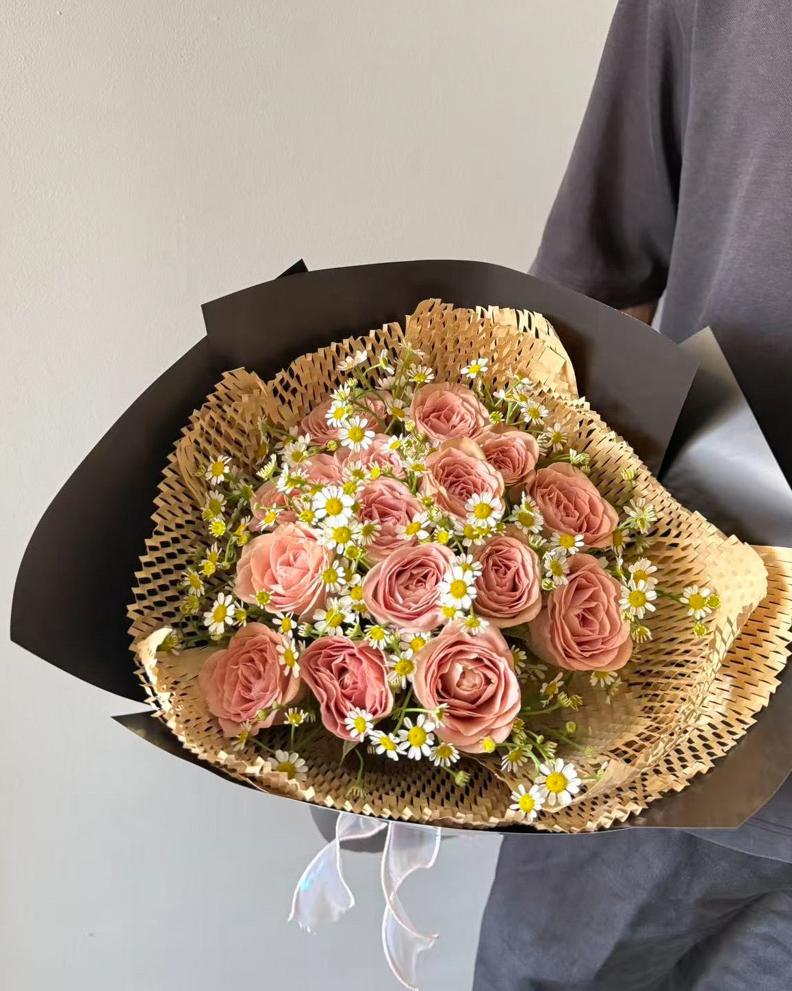 Rustic Cappuccino Roses and Daisies